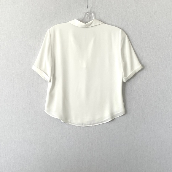 Aritzia Babaton Axis V-Neck Short Sleeves Blouse in Espace - Picture 3 of 9